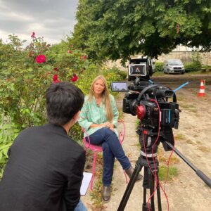 Hélène Rollès Instagram - Retrouvez Hélène en interview pour son nouvel album dans le JT de M6 jeudi 2 septembre à 12h45 ! 
.
.
.
.

@m6officiel @m6info @jlagroupe #promo #jladisc #nouvelalbum
📷 AD / JLA Groupe