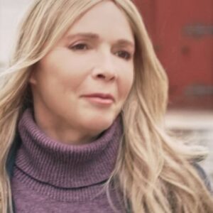 Hélène Rollès Instagram - Découvrez le nouveau clip d’Hélène « Et si un jour tu revenais », chanson extrait de son dernier album.

➡️ https://youtu.be/BdMoFeG2A8U 
(lien en bio)

Réalisation : Charlène François
JLA Disc

.
.
.
.
.
@helenerolles.officiel #helene #helenerolles #nouveauclip #nouvelalbum #jladisc #etsiunjourturevenais @xharlynelson 
@jladisc @jlagroupe #JLAProductions #clip