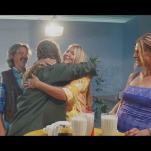 Hélène Rollès Instagram - Retrouvez Hélène , Laly et José dans le clip « Coup de Vieux » - Bigflo & Oli feat. Julien Doré !

.
.
.
.
.

@bigfloetoli @jdoreofficiel @helenerolles.officiel #coupdevieux #clip #clindoeil #souvenir #surprise