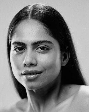 Henna Bella Instagram - New portrait series made with newly made Alekh large format camera @alekh_camera

Model @hennabella
Corset : @styled_by_vinnyfrancis
Corset art by @jibinartist
Camera @alekh_camera 
Lens :240mm f5.6 Schneider Kreuznach 
Film : fomapan 100 4x5
Film developed using chemicals from @keylinephotos
Scanning: @alekh_camera scan setup using @phaseonephoto 
Photography @alekhphotos
Photography team: @s4shann @the_curious_sailor @dayonphotos
Studio @plan.b.actions
Special Thanks to @jibinartist

#largeformat #4x5 #sheetfilm #analouge #homemadecamera #darkroom #100asa #finegrain #portraitphotography #blackandwhite