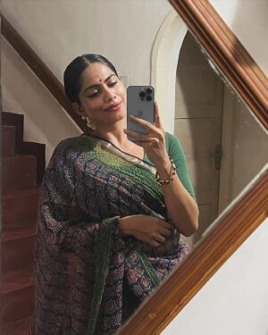 Henna Bella Instagram - Classical Dump 💕🌸