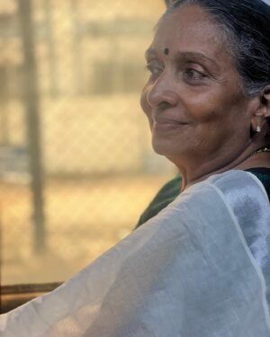 Henna Bella Instagram - Life is a whirlwind at Dharani School of Performing Arts -just like my first picture, a little shaky, as if my head is spinning. But that's the beauty of it! 24/7, it's a joyful spin, and it mirrors my life nowadays. Swipe right to see the enchanting journey unfold. 🌪️

Dharani School of Performing Arts - where my heart and soul dance 24/7. In this sacred space, I'm immersed in the beauty of classical art, surrounded by incredible individuals who share a deep love and respect for this timeless form. Learning from my Guru feels like a divine blessing, and the art of teaching enriches my connection to classical arts even further. Music, dance, abhinaya they are the rhythms of my life. Grateful for the people of Dharani who make this journey extraordinary. 🎶💃🙏 
And, for a little fun, bear with the last video it's just a lighthearted practice we had when ma'am was not around! 😉🤣