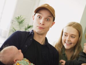 Hennariikka Laaksola Instagram - Tänään oli ihana päivä, kun meidän vauvat tapasi toisensa ekan kerran 😭🤍 Rakkautta oli ilmassa.
