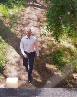 Hennariikka Laaksola Instagram - Eilen vietettiin pienen nimijuhlaa 🥰

Saatiin upea sää, ja lämminhenkinen, kaunis tunnelma - siis niin paljon rakkautta tämän pikkuisen ympärillä, ettei siinä voi olla muuta kuin hyvä kasvaa ja tutustua maailmaan 🤍

Kiitos myös upeista tiloista ja miljööstä @villa.wuorio ! Kuin pieni paratiisi maan päällä. 🥺🤍🙏