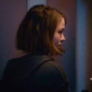 Henriette Confurius Instagram - 💕🕷das Mädchen und die Spinne🕷❤️ feiert Premiere auf der #sommerberlinale und eröffnet die #encounter -Sektion @berlinale @thegirlandthespider.film 

Regie und Buch: Ramon und silvan Zürcher 🎥 @hasskerl @lilianeamuat @dagnalitzenberger @fluringiger @leadraeger @andrehennicke @simoneenkerli #beauvoirfilms #spidergirl🕷 #dasmädchenunddiespinne @die_agenten_official 

Ps. #tetrisforever #mostbeautifulherpes