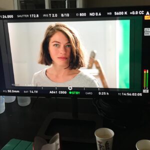 Henriette Confurius Instagram - 💕🕷das Mädchen und die Spinne🕷❤️ feiert Premiere auf der #sommerberlinale und eröffnet die #encounter -Sektion @berlinale @thegirlandthespider.film 

Regie und Buch: Ramon und silvan Zürcher 🎥 @hasskerl @lilianeamuat @dagnalitzenberger @fluringiger @leadraeger @andrehennicke @simoneenkerli #beauvoirfilms #spidergirl🕷 #dasmädchenunddiespinne @die_agenten_official 

Ps. #tetrisforever #mostbeautifulherpes