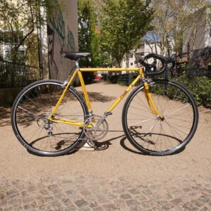 Henriette Confurius Instagram - @lucasconfurius ✨🚴🏆💛
#cinelli ☺️