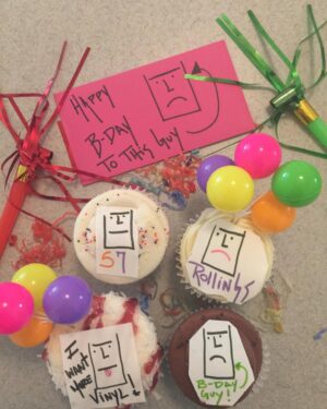 Henry Rollins Instagram - I’m here to wish Henry a HAPPY BIRTHDAY!🎂⚡️🎂⚡️🎂⚡️

#henryrollins #rollingsturns57 #birthdaynumnums
#cupcakes #ediblepaper #21361 #henryandheidi
