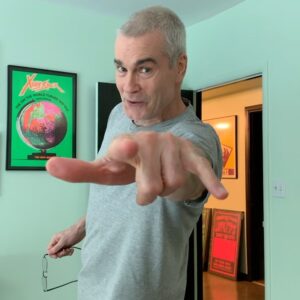 Henry Rollins Instagram - Henry claims I’m the dramatic one!🗣

#henryrollins #goodtalk #graytshirt #newyearsameinsanity
#hello2020 #rollings
