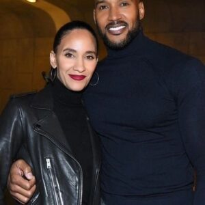 Henry Simmons Instagram - Opening night of August Wilson's "Jitney"  at the Mark Taper Forum. This play is absolutely AMAZING! My wife ( #sophinabrown ) and I loved it!!
I'm telling you right now, you don't want to miss this one. The acting (my goodness the acting!), the direction...everything is on another level.
Bravo to the entire production. I'm definitely going back to see it again.
. 👏🏾👏🏾👏🏾👏🏾👏🏾👏🏾
.  @ctgla
#marktaperforum
#AugustWilson
#rubensantiagohudson
#jitney
. 📷: Getty Images