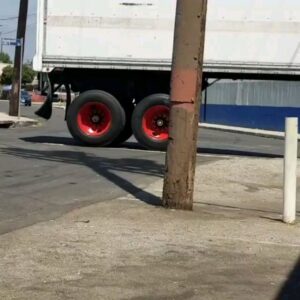 Henry Simmons Instagram - Okay, here's another stunt (three different angles), care of @rjagentofmu . This is from season 4, and the stunt calls for Coulson and Mack to drive under a truck while chasing Ghost Rider.... Yes, drive under a moving truck.
Coulson had a stunt double. There was no stunt double for Mack, just one word of caution as the car approached the moving truck..... DUCK!! 
It was at that moment I realized I was......
Expendable.
HAHAHAHA!! 
Hahaha
haha
 🤔😐😒😳

#LifeComesAtYouFastWhenYouApproachAMovingTruck