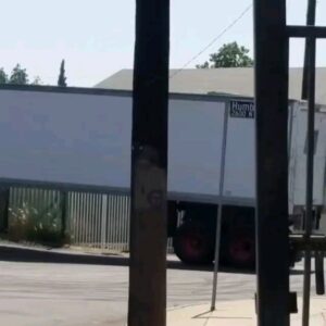 Henry Simmons Instagram - Okay, here's another stunt (three different angles), care of @rjagentofmu . This is from season 4, and the stunt calls for Coulson and Mack to drive under a truck while chasing Ghost Rider.... Yes, drive under a moving truck.
Coulson had a stunt double. There was no stunt double for Mack, just one word of caution as the car approached the moving truck..... DUCK!! 
It was at that moment I realized I was......
Expendable.
HAHAHAHA!! 
Hahaha
haha
 🤔😐😒😳

#LifeComesAtYouFastWhenYouApproachAMovingTruck