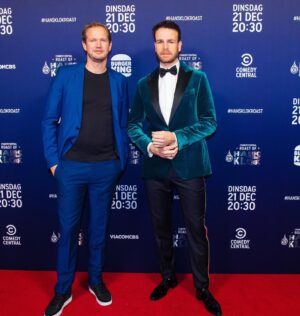 Henry van Loon Instagram - Vanavond de #hansklokroast.  Ik dacht deze keer maak ik het mezelf makkelijk, ik lul de hele boel wel aan elkaar. Het was een avond om nooit te vergeten. Vanavond 20.30u @comedycentralnl @hansklokillusions. Nog even een s/o naar @pakkend die dit hele pak in recordtijd voor mij hebben gemaakt. Heel erg vet! 🙏🏼🔥
