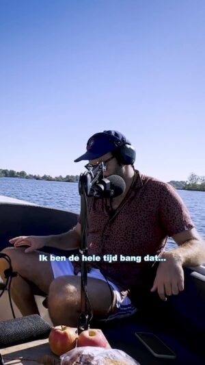 Henry van Loon Instagram - Alvast beste wensen! Aflevering 6 online van “Kuieren met Henry en Martijn.” #Burgum #kuieren #megahitpodcast