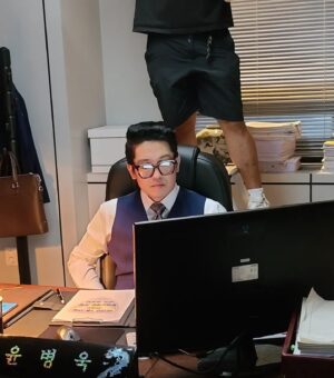 Heo Sung-tae Instagram - 인싸? 아싸?! 😎 #Tonight #Insider #Jtbc