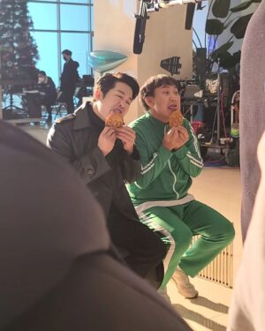 Heo Sung-tae Instagram - I do love U Bro ♡ #areschronicles #아레스크로니클 @jahyeonggwag #squidgame