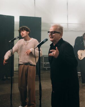 Herbert Grönemeyer Instagram - mambo seit 2 tagen draußen   video out now! danke für euren support, morgen gibt es big news 🫡