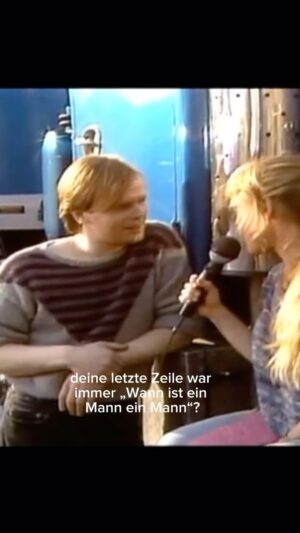 Herbert Grönemeyer Instagram - Teil 1 von 2: Vor 40 Jahren waren die Fragen zwar noch etwas anders, die Themen aber erschreckend ähnlich.
Im Interview zum Song „Männer“ in der Show „Musik Convoy“ von 1984. 

#Männer
#40Bochum
