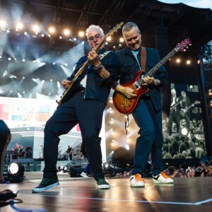 Herbert Grönemeyer Instagram - Danke, Dresden. Das war ein berauschender Auftakt!

📸 @carstenklickphotography 

#Dresden
#40Bochum
#40BochumTour