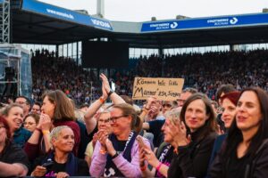 Herbert Grönemeyer Instagram - Das war ganz feines Besteck. Ihr wart irre!

📸: @carstenklickphotography 

#40BochumTour