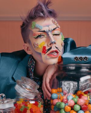 HercuSleaze Instagram - candy hangover / when you wake up in the mess you fell asleep in 🍬🍭🍬

📸: by me

#dragking #dragkingmakeup #femmeking #localdrag #montrealdrag #dragmtl #canadiandragking #canadiandrag #instadrag #dragphotography #androgynous #genderbender #dragkingsofinstagram #dragkingvisibility #alldragisvalid #canadianmua #gummybears #gumballs #candyart