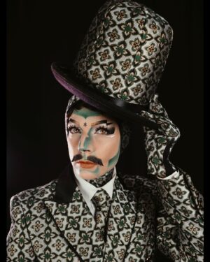 HercuSleaze Instagram - Oh hullo 🎩 I haven’t been posting much lately cuz I’m working on a large scale project (which involves drag and other things too.) Sometimes I even work at office and make big decisions about art things. Grownup’ing!!! 🙃

📸: by me

#Dragking #dragartist #canadiandragking #canadiandrag #montrealdrag #dragmakeup #genderbend #queerartist #dragkingsofinstagram