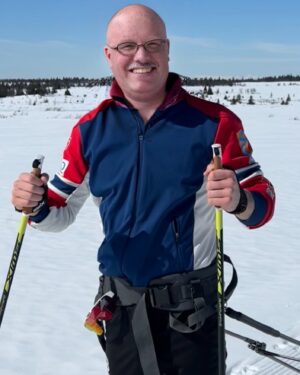Herman Flesvig Instagram - Da var det påsk! Stigende promille, pulk og appelsin. God påske til alle som syntes det er givende med bakglatte ski og stikkende stillongs.