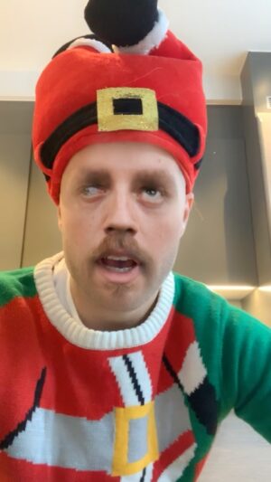Herman Flesvig Instagram - Da mine damer og herrer er jula i gang.
