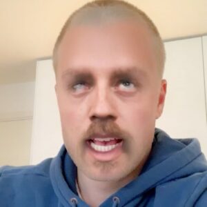 Herman Flesvig Instagram - Seljefløyte med onkel Tom blir knall.