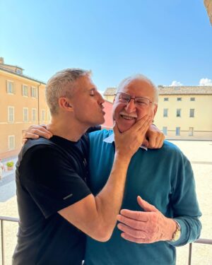 Hernán Crespo Instagram - En Parma con Paolo mi Papá Italiano🤍 el y su familia me trataron como a un hijo cuando llegue a Italia allá por 1996.