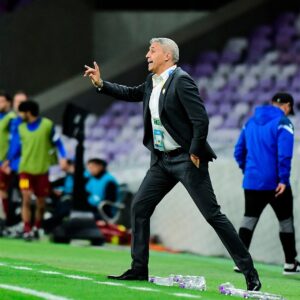 Hernán Crespo Instagram - Clasificados para los cuartos de Final de la Asian Champions League! Estoy muy orgulloso de todos los jugadores de @alainfcae 

Qualified for the quarter-finals of the Asian Champions League! I’m very proud of all @alainfcae players.