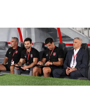 Hernán Crespo Instagram - Hoy toco un partido difícil, tenemos un gran grupo de jugadores, muy buenos profesionales que trabajan muy duro, luchando cada pelota, cada minuto y hasta el último segundo. Estoy muy contento con todos los jugadores y el equipo de trabajo, seguimos trabajando, enfocados en lo que viene.

Today was a difficult match, we have a great group of players, very good professionals, who work very hard, fighting for every ball, every minute, until the last second. I am very happy with all the players and the team, we’ll keep working, focused on what’s next.