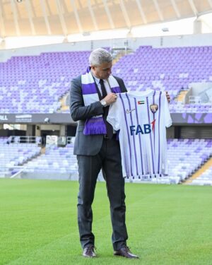 Hernán Crespo Instagram - Estoy muy entusiasmado de comenzar esta nueva etapa con @alainfcae 
Es un honor ser parte de este gran Club, donde compartimos valores como el trabajo, el profesionalismo y la ambición por lograr todos nuestros objetivos. 

Quiero agradecer a toda la dirigencia por confiar en nosotros y a todos los Ainawi fans que nos van a estar acompañando.

I am very happy to start this new stage with @alainfcae 
It is an honor to be part of this great Club, where we share values such as work, professionalism and ambition to achieve all our goals.

I want to thank all the management for trusting us and all the Ainawi fans who will be supporting  us.