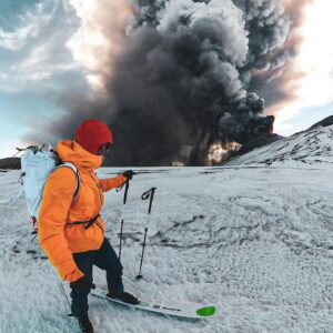 Hervé Barmasse Instagram - La terra trema, gli elementi si scatenano e io spettatore privilegiato osservo la bellezza di questo mondo che ci ospita. La Montagna, l’Etna, la sua gente, il rifugio Citelli, il mare attorno noi, la Sicilia. Questa è magia! 
Link in bio per vedere il film che racconta di una amicizia nata in montagna e consolidata dal fuoco e dal mare.

Ricordi di due anni fa… 

The earth trembles, the elements are unleashed and I, the privileged spectator, observe the beauty of this world that hosts us. The Mountain, Etna, its people, the Citelli refuge, the sea around us, Sicily. This is magic!
Link in bio to watch the film that tells of a friendship born in the mountains and consolidated by the fire and the sea.

#sicilia #mountains #vivere #etna #volcanology #skiing #hervebarmasse #searchforanewway #skitouring #backcountry 

@rifugiocitelli 
Foto 2-3 @chiara_guglielmina