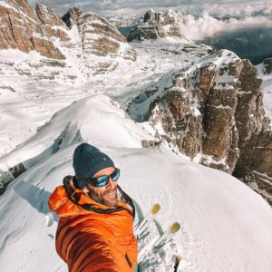 Hervé Barmasse Instagram - In montagna ho corso a perdifiato, 
vissuto il brivido della vertigine, sfidato i miei limiti, compreso il valore del successo attraverso un fallimento, 
la condivisione attraverso la solitudine.
Ho visitato luoghi remoti, camminato su terre inesplorate, incontrato persone incredibili. Ma soprattutto ho imparato l’importanza della libertà. 
Libertà di scegliere il proprio cammino, di scegliere le cose per cui vale la pena lottare, credere, vivere. Di scegliere la propria via… Per farlo al meglio, al mio fianco, da oggi  c’è Montura. 
Montura è brand iconico, italiano, che da sempre è impegnato nell’innovazione dei prodotti outdoor ma è anche un marchio che cerca di rendere accessibile la montagna e la cultura a tutti. Senza distinzione. Nel DNA di Montura c’è divulgazione, interazione ed integrazione tra uomo e natura, tra le terre alte del nostro pianeta ed i popoli che le abitano. 
Grazie Montura per questa occasione. 
Ora inizia una nuova e grande avventura!!!

I ran at breakneck speed, lived the thrill of vertigo, challenged my limits, including the value of success through failure, sharing through solitude. I visited remote places, walked on uncharted lands, met amazing people.
But above all I learned the importance of freedom. Freedom to choose your own path, to choose the things for which it is worth fighting, believing, living. To choose your own path...
To do it in the best possible way, Montura is by my side starting from today. Montura is an iconic Italian brand that has a long history of innovation in the outdoor industry and a commitment to bringing the mountains and culture to all people. Without distinction. In Montura's DNA there is sharing, interaction and integration between man and nature, between the high lands of our planet and the inhabitants who call them home. Thank you Montura for this opportunity. A brand-new, exciting adventure has just begun!

@montura_official 
@kaestleski 
@atkbindings 
#mountain #alpinism #climbing #ski #dolomiti #alps
