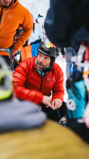 Hervé Barmasse Instagram - SCARPA ICE DAYS 
Ice climbing 🧊⛏️

📹 @ricselvatico 

@hervebarmasse @markoprezelj @lesfreresladevant @ale.bau.mountainguide @ladurner_daniel @guidecortina @cortina360 @cortina_in 
@hdry_official @recco @boafitsystem @camp1889outdoor 

#scarpa #scarpaspa #noplacetoofar