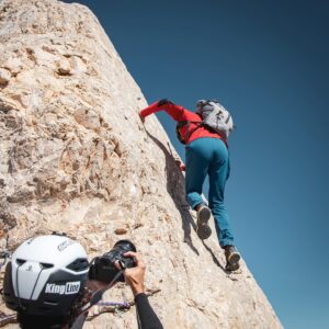 Hervé Barmasse Instagram - #gransasso - Vivere l’essenza e la purezza della montagna senza alcun tipo di compromesso lasciandosi guidare dall’istinto e facendosi trasportare dalle emozioni. Per la mia prima visita al Gran Sasso ho provato a immedesimarmi in Francesco De Marchi e i suoi compagni, quando, nel 1573 salirono quella che allora si pensava fosse la montagna più alta d’Italia. Una storia incredibile, un’ascensione visionaria, la più grande testimonianza di un alpinismo ispirato dalla passione per l’avventura e per l’esplorazione.
Corno Grande, il film di Luca Cococcetta nel 2024 nei migliori cinema.  Grazie a L’Aquila e a tutto l’Abruzzo per avermi dato la possibilità di far parte di questo grande progetto. Di avermi fatto vivere il grande amore che avete per la vostra / nostra montagna. 

Experience the essence and purity of the mountains without any kind of compromise, letting yourself be guided by instinct and carried away by emotions. For my first visit to Gran Sasso I tried to identify with Francesco De Marchi and his companions, when, in 1573, they climbed what was then thought to be the highest mountain in Italy. An incredible story, a visionary ascension, the greatest testimony of mountaineering inspired by the passion for adventure and exploration.
Corno Grande, a film by Luca Cococcetta out in 2024, in the best cinemas.

Grazie a @visionifuturefilm a @lucacococcetta a Luca Cococcetta @eye_on_laquila a Roberto Parisse @babuz_parisse a Mauro Pagliai @mauro_pagliai a Federico Martusciello @federico_martusciello e Luca Parisse @lucarisk4sport a “Lupo” a zio Piero per queste giornate indimenticabili. E poi a Igor e Lucia per l’ospitalità.
#abruzzo #montagna #soloclimbing #hervebarmasse #mountain #alpinism 
#apennini #italia 

@montura_official @scarpaspa @vibram @enervitsport @cervinoskiparadise @grivel @julbo_eyewear @kaestleski @atkbindings
