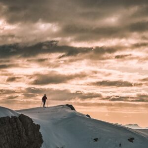 Hervé Barmasse Instagram - In montagna ho corso a perdifiato, 
vissuto il brivido della vertigine, sfidato i miei limiti, compreso il valore del successo attraverso un fallimento, 
la condivisione attraverso la solitudine.
Ho visitato luoghi remoti, camminato su terre inesplorate, incontrato persone incredibili. Ma soprattutto ho imparato l’importanza della libertà. 
Libertà di scegliere il proprio cammino, di scegliere le cose per cui vale la pena lottare, credere, vivere. Di scegliere la propria via… Per farlo al meglio, al mio fianco, da oggi  c’è Montura. 
Montura è brand iconico, italiano, che da sempre è impegnato nell’innovazione dei prodotti outdoor ma è anche un marchio che cerca di rendere accessibile la montagna e la cultura a tutti. Senza distinzione. Nel DNA di Montura c’è divulgazione, interazione ed integrazione tra uomo e natura, tra le terre alte del nostro pianeta ed i popoli che le abitano. 
Grazie Montura per questa occasione. 
Ora inizia una nuova e grande avventura!!!

I ran at breakneck speed, lived the thrill of vertigo, challenged my limits, including the value of success through failure, sharing through solitude. I visited remote places, walked on uncharted lands, met amazing people.
But above all I learned the importance of freedom. Freedom to choose your own path, to choose the things for which it is worth fighting, believing, living. To choose your own path...
To do it in the best possible way, Montura is by my side starting from today. Montura is an iconic Italian brand that has a long history of innovation in the outdoor industry and a commitment to bringing the mountains and culture to all people. Without distinction. In Montura's DNA there is sharing, interaction and integration between man and nature, between the high lands of our planet and the inhabitants who call them home. Thank you Montura for this opportunity. A brand-new, exciting adventure has just begun!

@montura_official 
@kaestleski 
@atkbindings 
#mountain #alpinism #climbing #ski #dolomiti #alps