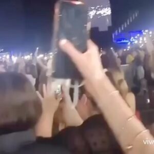 Hesam Navabsafavi Instagram - The candlelight night was held on August 15 with many people in Memfis with song unchained melody #unchainedmelody#elvispresley#hesam_navab_sadavi #candlelight#greesland#memfis#hesam_navab_sadavi