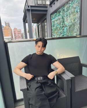 Hideo Ishiguro Instagram - 💇🖤

@gnm_tokyo