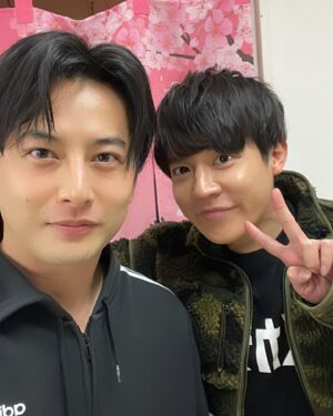 Hideo Ishiguro Instagram - 僕のデビュー作　「ごくせん」からお世話になっている先輩
小出恵介さん　@kaykoide 
舞台「トムラウシ」
、まさかご一緒出来るとは。
非常に嬉しいです。
あと2公演参加。よろしくお願いします。

#観劇して下さった皆様
#ありがとうございます
#舞台トムラウシ 
#トムラウシ
#感想お待ちしております
#小出恵介さんの映画も観てね