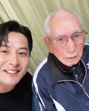 Hideo Ishiguro Instagram - Good morning👴🫶