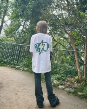 Hikari Codama Instagram - .

おニューグッズと緑🟢

こだまっちシリーズ
デザインしました✌️

明日のライブから発売だよー！
お揃いしてほしい！！しよう❕

おたのしみに◎

p.s.公園に蚊がたくさんいて夏が来ることを感じました
みんなお気をつけて……

#ootd 
#newgoods