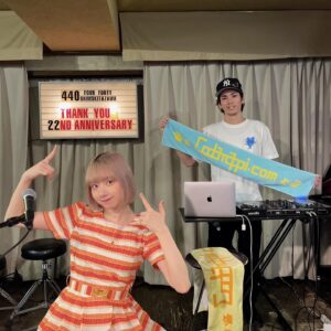 Hikari Codama Instagram - .
.
.
2024.5.24@下北沢440

#こだまつり2024 メイ！
ありがとうございました！！❤️‍🔥

弾き語りマンスリーワンマンとしてはラスト回。
集大成として5月の回を開催すべく、
原点にも最新にも触れました！

そして、2〜5月まで、
毎月ソールドアウトも本当にありがとう！
当たり前のことじゃないです。
みんなのおかげで達成できました。ありがとう。

懐かしい曲から、新曲「ソーダ」も！
そしてDJ SURPASSさんとのセッション！

最高に盛り上がったね…！✨
たのしいたのしい夜をありがとう！

ラストのこだまつり2024は
6/8@WWW バンド編成で！💪
必ずお会いしましょう！❤️‍🔥

心よりお待ちしております！

M1.just for you
M2.ふたりぼっち
M3.ココア
M4.Only
M5.けだるそうに
M6.僕じゃダメかな
M7.UQ
M8.スキップデリートコマンドゼット
M9.ソーダ (New!!)
M10.言わない
M11.ドラマチックに恋したい

En.1 ぱーふぇくと
En.2 Buddy

#こだまつり2024
#小玉ひかり
#ライブ