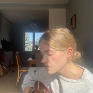 Hilde Skaar Instagram - MULTIPLE SONG REVEALS✨
Some of you guessed it!!!!!
But who are the features?!?!?
