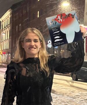 Hilde Skaar Instagram - MAD WOMEN - EP
OUT THIS FRIDAY 🫀
Who do you think the last three artist are?!?!?