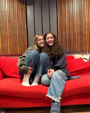 Hilde Skaar Instagram - Our song has been out for one day, what do you think about it?!?!? 🫀🫀🫀

Slide to see some bts from when Emilie sang her part in the studio and when we wrote Mad Woman in Stockholm in 2021 🥲 TWO YEARS LATER STILL A BOP!!!