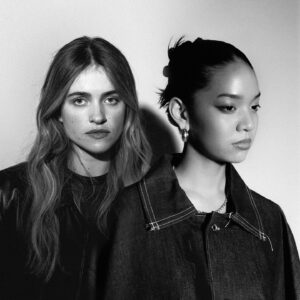 Hilde Skaar Instagram - Some of you guessed it 🤝✨
«Follow your heart» feat. @hillarialison 
«Obscene» feat. @kerstinljungstrom 
OUT 29.3 🫀🫀
