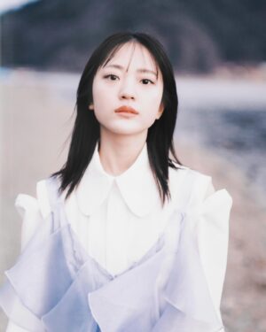 Himena Irei Instagram - ⁡
周りの方々から、そしてみなさんからの優しさをいっぱい受け取って、走りきることが出来た1年でした。
⁡
新しい景色と経験と出会いと、
今年も濃かった。
⁡
2024年、もらった優しさを色々な形でお返しできるように頑張ります 🧤

🩵
「Fiction」

Himena Irei
@himena_irei 

Photographer：Ryutaro Izaki
@izryu 
Stylist：Risa Kutsuzawa
@risa.kutsuzawa_stylist 
Hair&Make-Up：Eriko Yamaguchi
@eriko_yamaguchi_ 
Producer：Atsuya Katabami
@bamio_dayo 

Special thanks：Satoru Aoki
@satoru_ak 

no same（Costuming on the lawn）
@n0_same