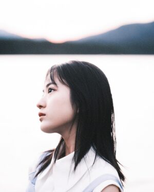 Himena Irei Instagram - ⁡
周りの方々から、そしてみなさんからの優しさをいっぱい受け取って、走りきることが出来た1年でした。
⁡
新しい景色と経験と出会いと、
今年も濃かった。
⁡
2024年、もらった優しさを色々な形でお返しできるように頑張ります 🧤

🩵
「Fiction」

Himena Irei
@himena_irei 

Photographer：Ryutaro Izaki
@izryu 
Stylist：Risa Kutsuzawa
@risa.kutsuzawa_stylist 
Hair&Make-Up：Eriko Yamaguchi
@eriko_yamaguchi_ 
Producer：Atsuya Katabami
@bamio_dayo 

Special thanks：Satoru Aoki
@satoru_ak 

no same（Costuming on the lawn）
@n0_same